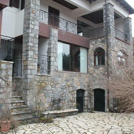 Elati's Traditional And Cosy Apartment
