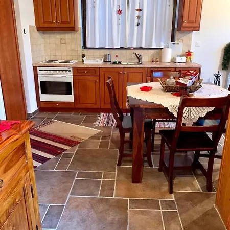 Elati's Traditional And Cosy *