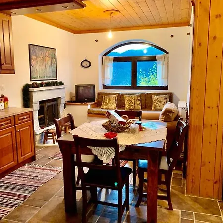 Elati's Traditional And Cosy