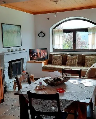 Elati's Traditional And Cosy