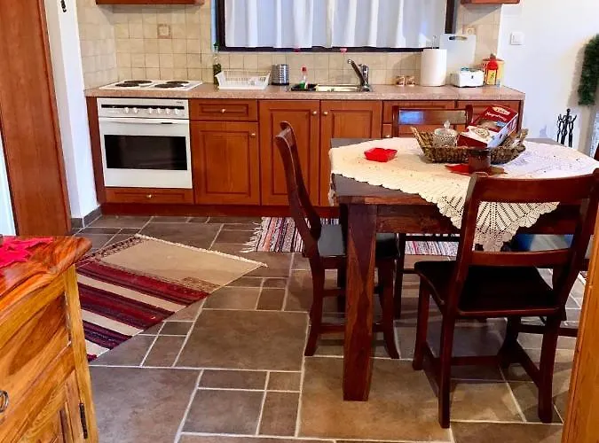 Elati's Traditional And Cosy *